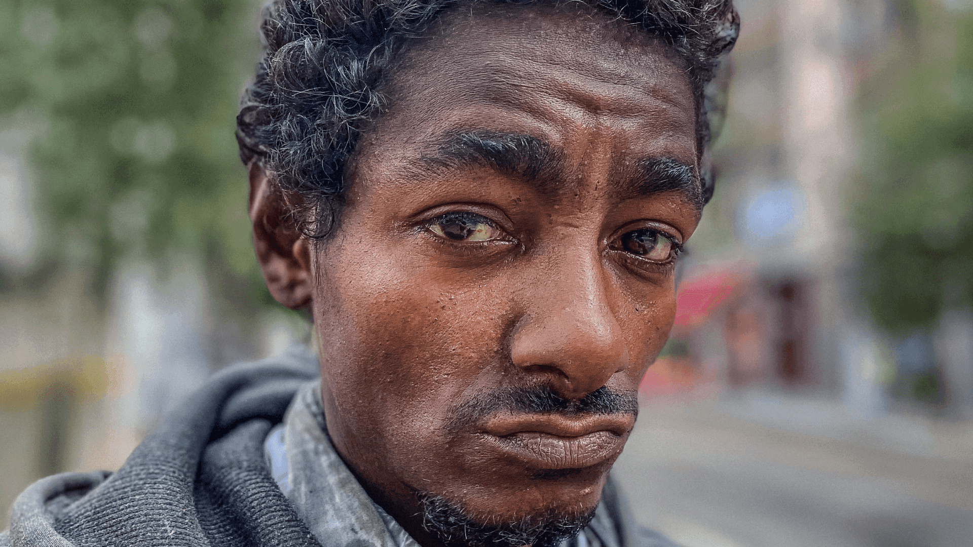 “Faz tempo que não sinto alegria, ultimamente só tristeza.”