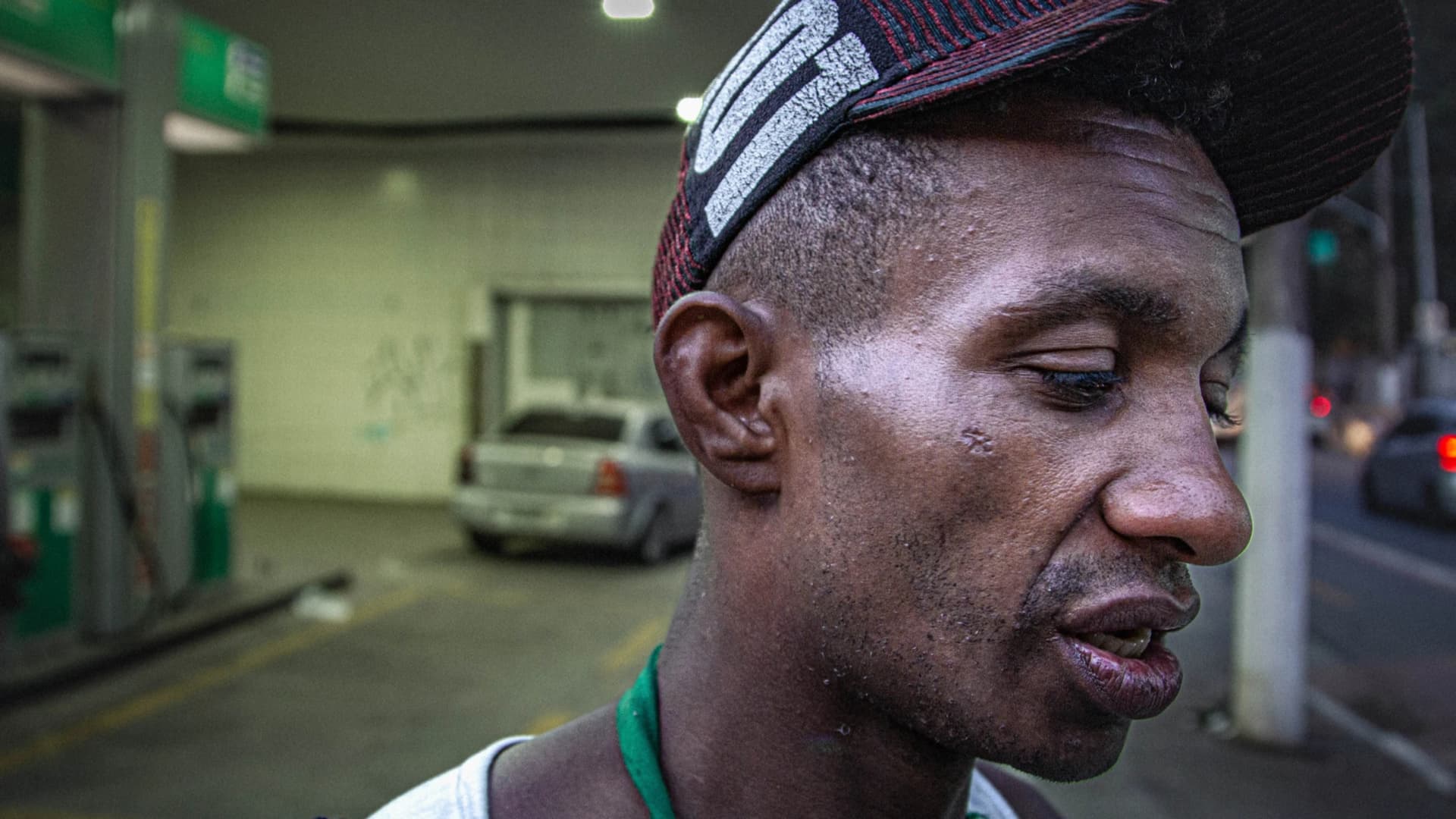 “Já trabalhei de carteira assinada, mas tudo desabou depois que conheci o crack, perdi tudo.”