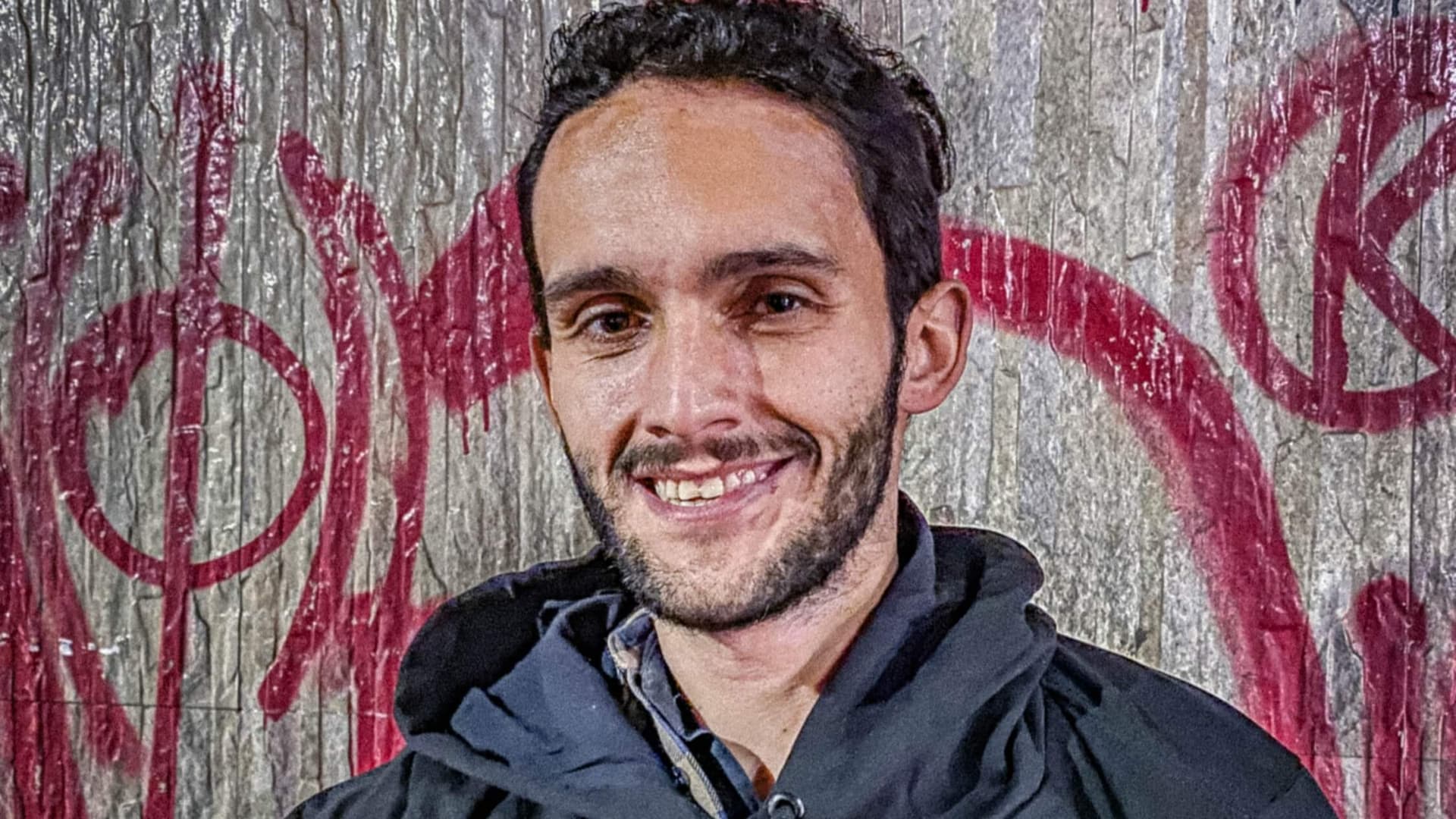 “Já são 9 meses na calçada. Minha empresa faliu e não consegui me reerguer.”