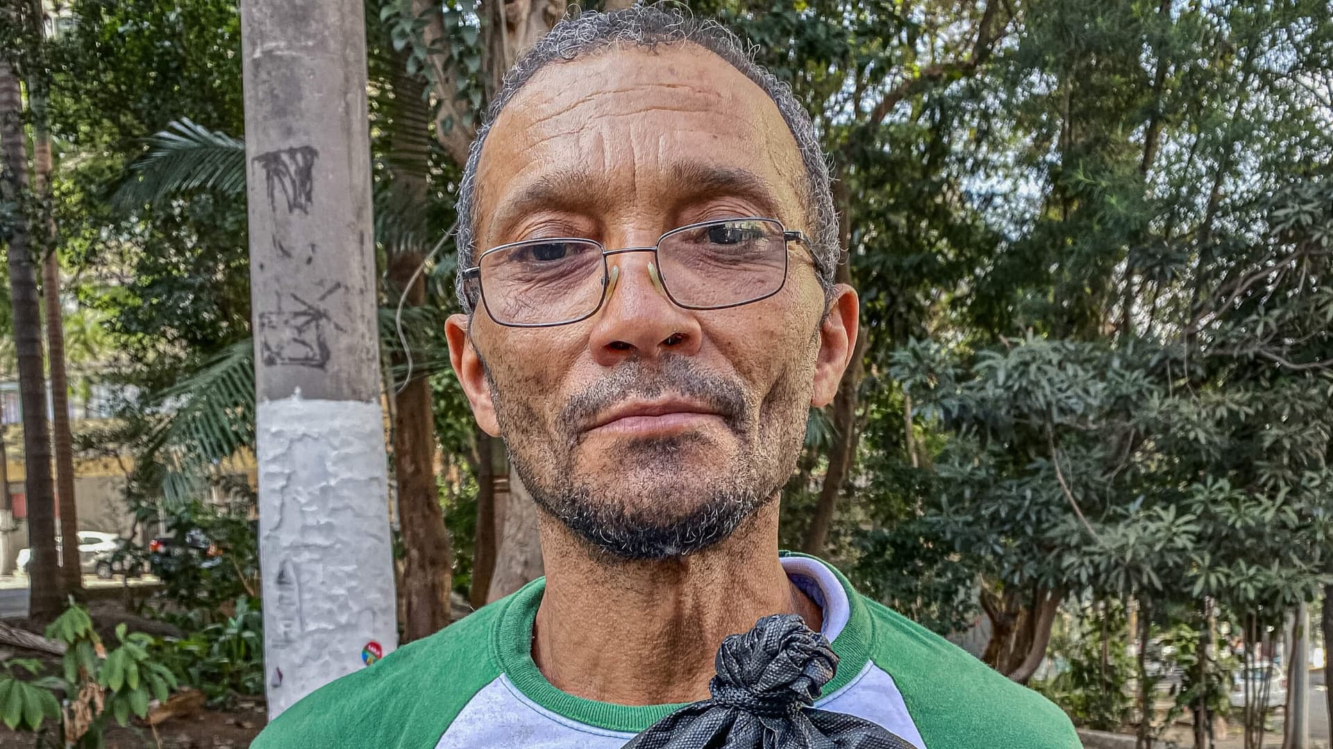 “A maior dificuldade que eu passo na rua hoje é o frio e a chuva. No frio eu não consigo dormir.”